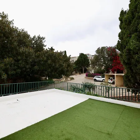 Private Garden T1 St. Julian's