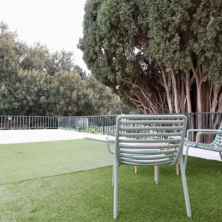 Private Garden T1 Apartment